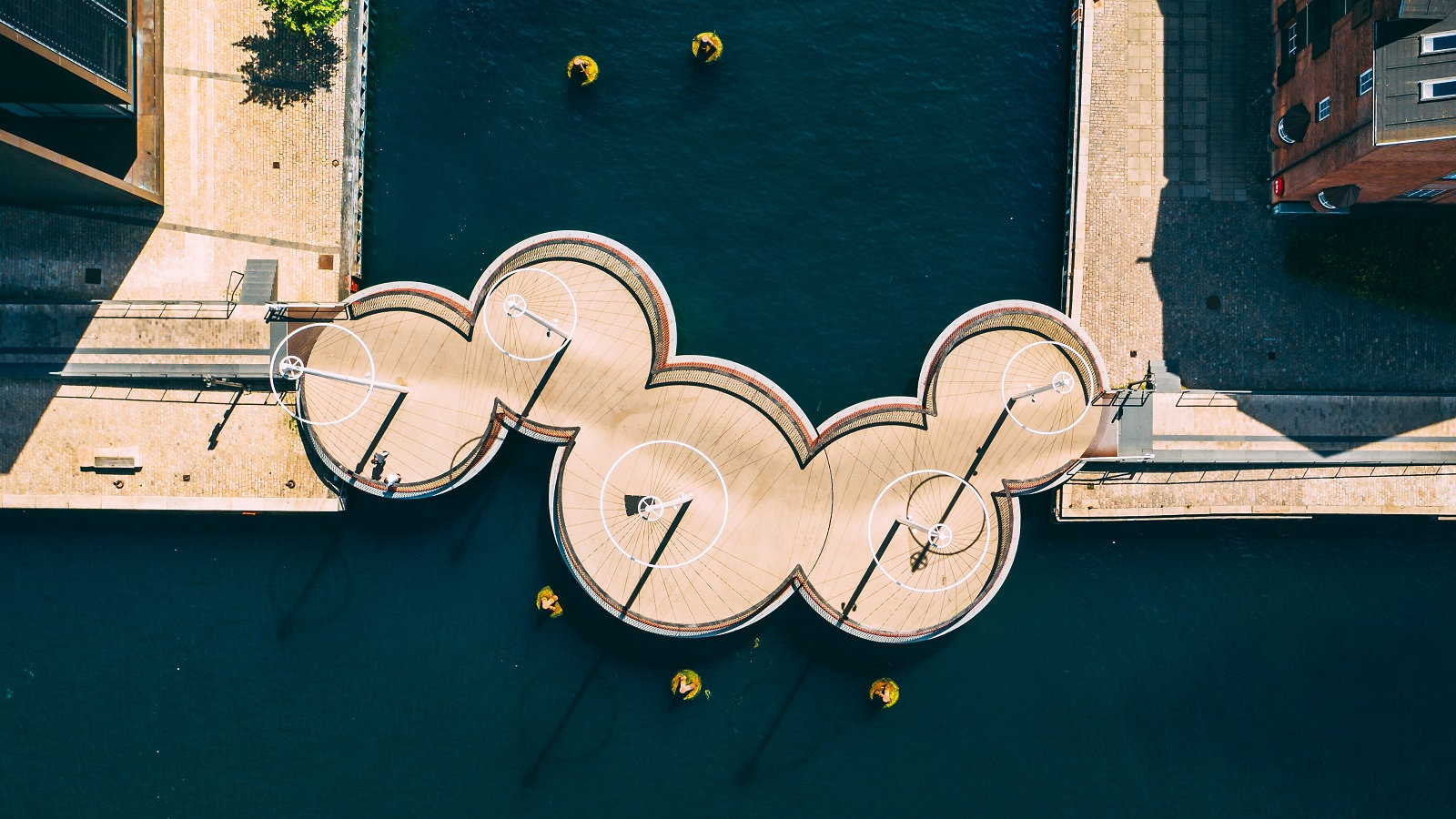 The Circle Bridge | @boyanoo