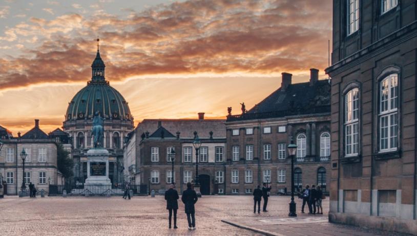 Walking tour by Amalienborg