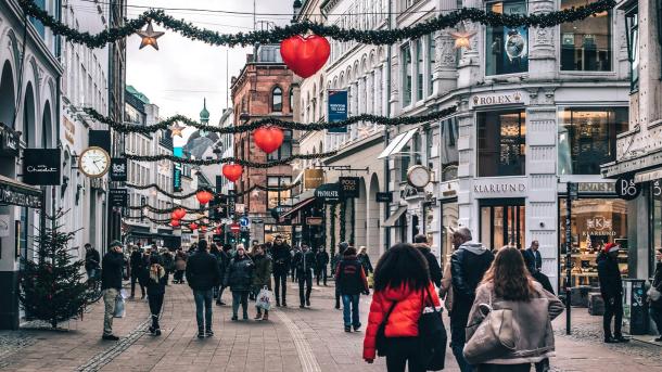Christmas decorations in the streets of Copenhagen | Martin Heiberg