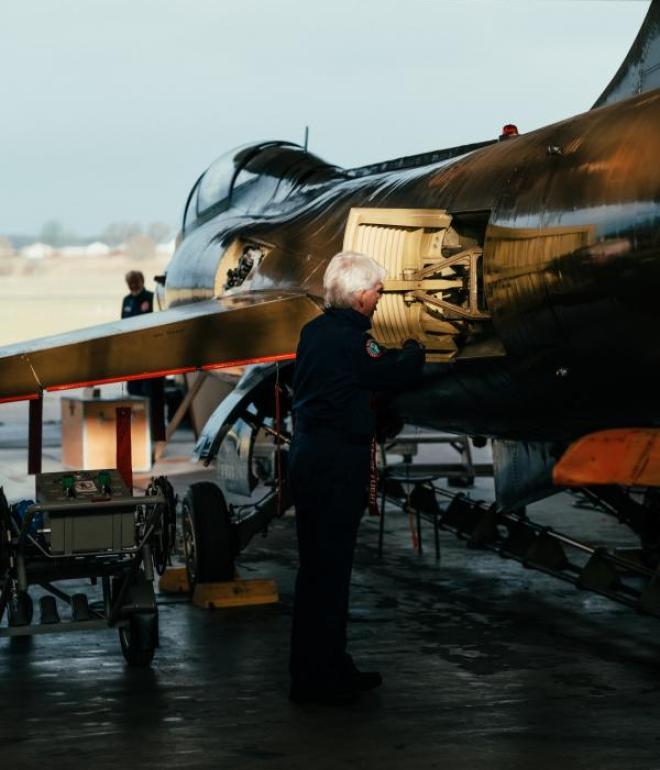 Flyvestation Værløse - aircraft restoration