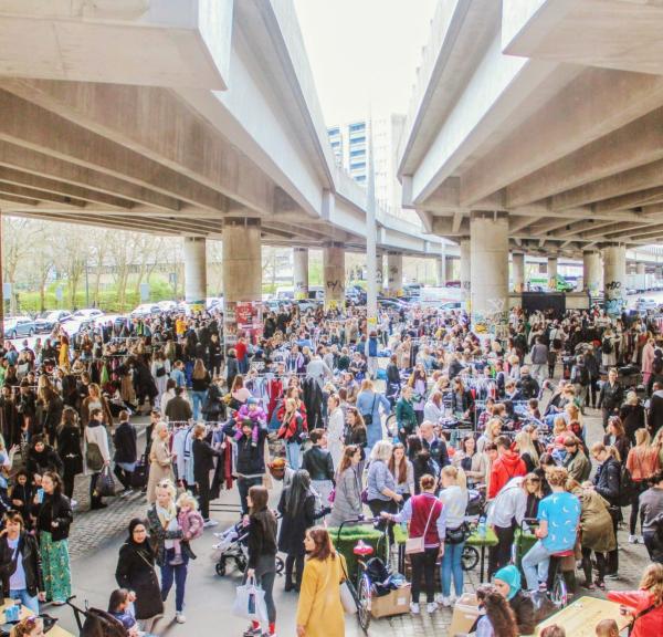 Veras Marked, Karoline Hill